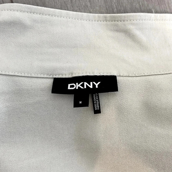 DKNY NWOT Cropped Cotton Jacket with Pockets, Size M - Picture 7 of 10